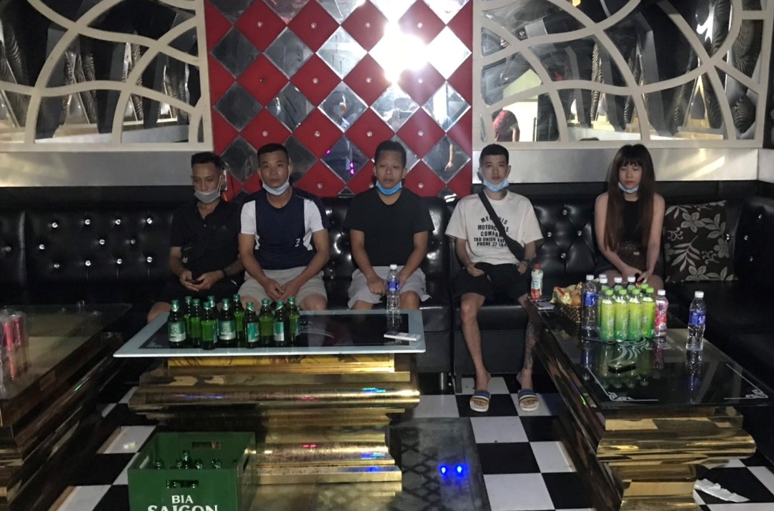 Phát hiện 07 đối tượng dương tính với chất ma túy trong quán karaoke Nice, tại Khu 3 thị trấn Tiên Lãng, huyện Tiên Lãng